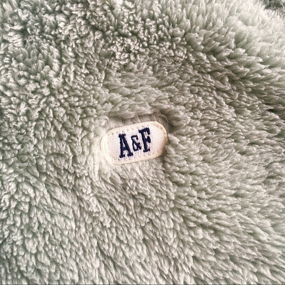 Abercrombie Sherpa Green Chevron Sweatshirt - Picture 4 of 4